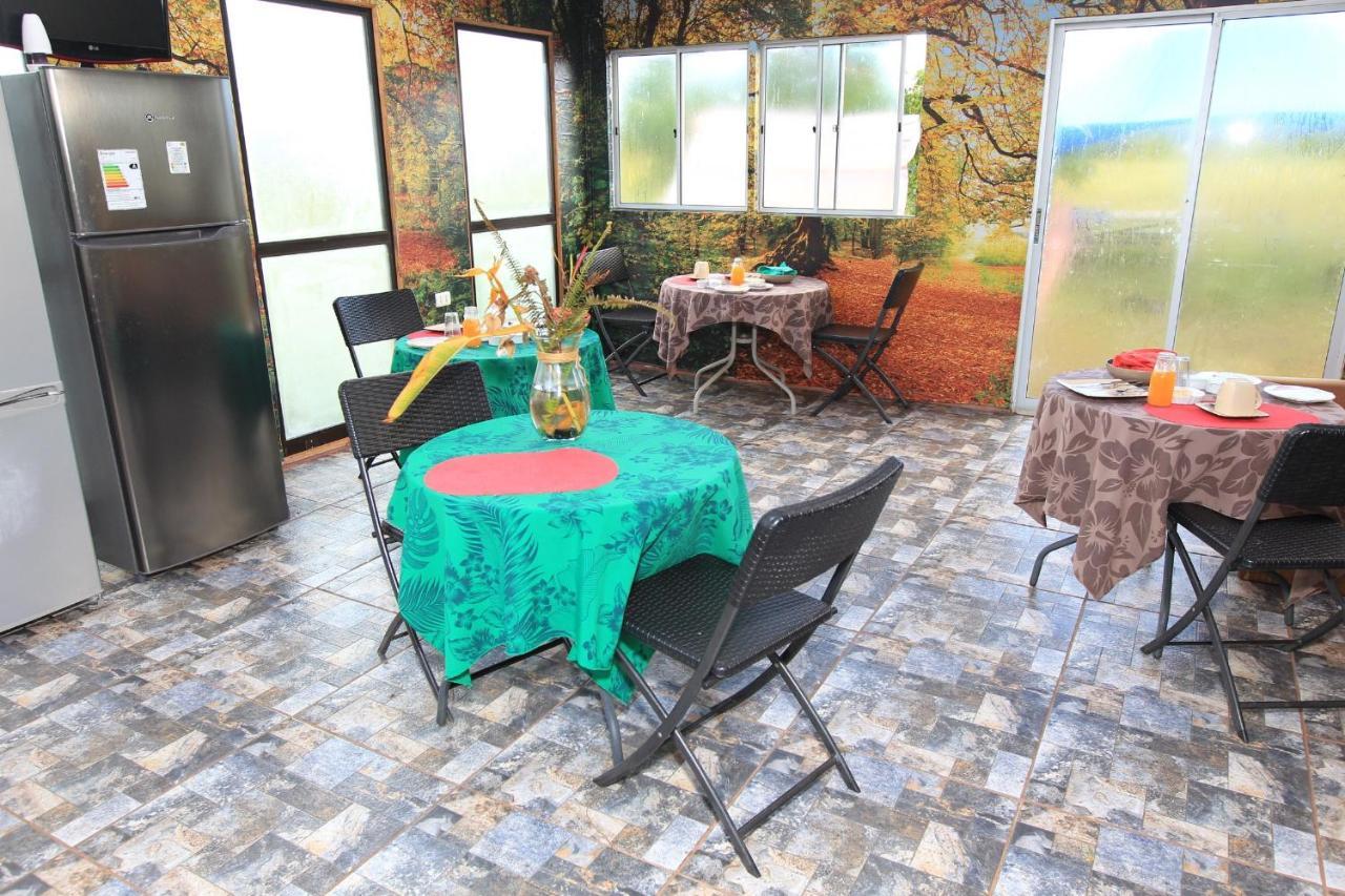 Hare Pakoba Guest House Hanga Roa Exterior foto