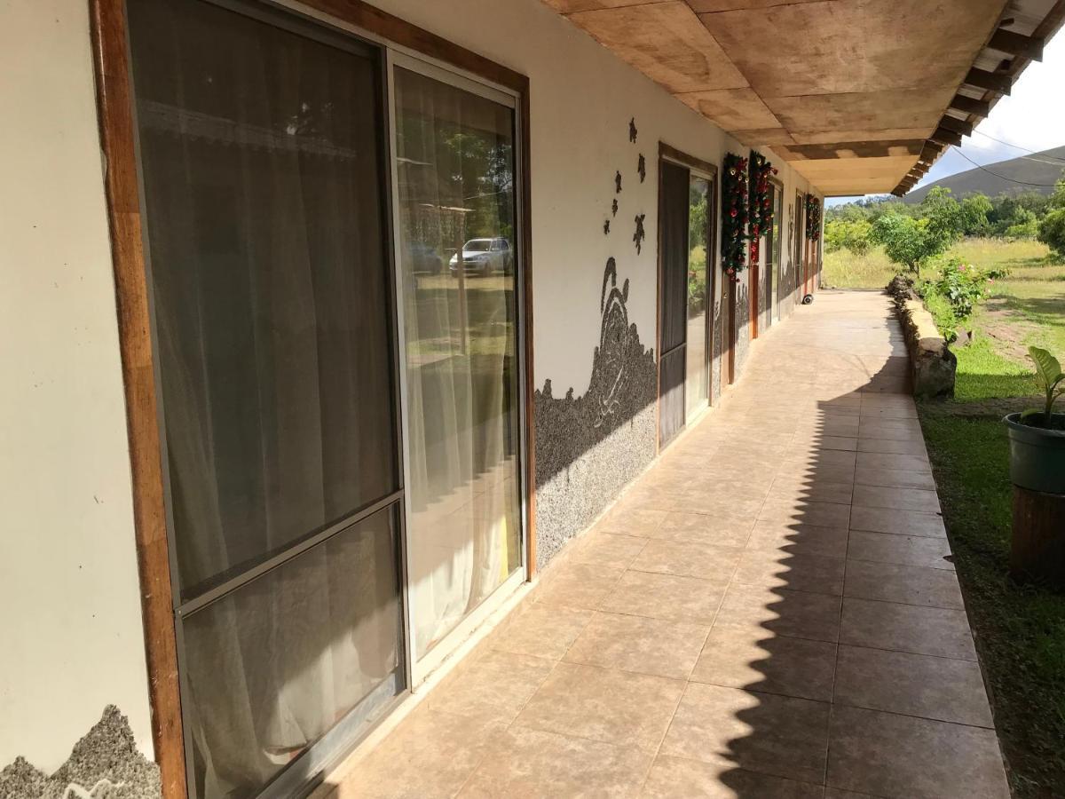 Hare Pakoba Guest House Hanga Roa Exterior foto